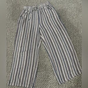 Lulu’s Vertical Striped Capris With Drawstring, EUC!
